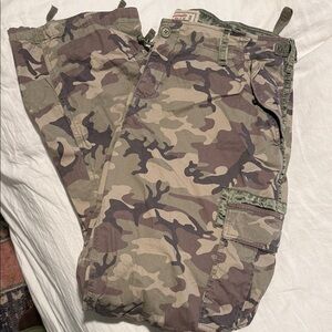 Abercrombie & Fitch Olive Camouflage Pants